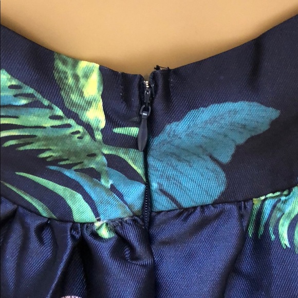 NAVY WITH TROPICAL PRINT PALM DRESS - Picture 8 of 8